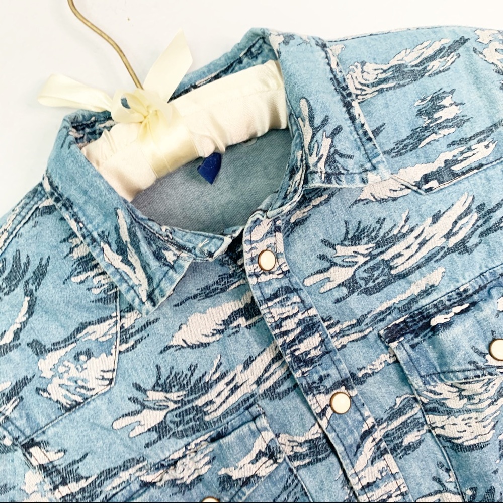 H & M DIVIDED Denim Pearl Snap Shirt - Picture 3 of 7